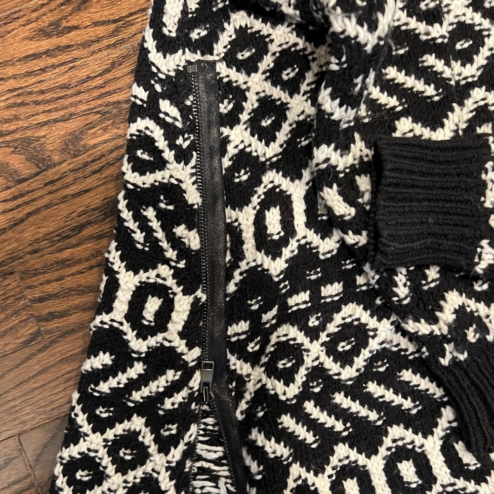 Ann, Taylor Sweater excellent condition
